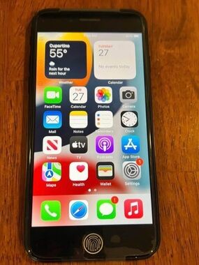 🌟 Unlocked Apple iPhone SE (2020) 64GB with case 🌟